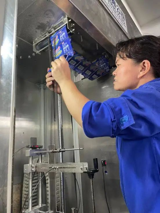 1655959742377758.jpg 3.jpg